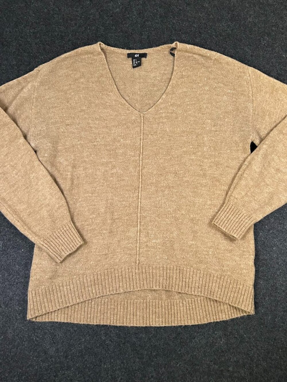 H&M Beige V-Neck Knit Pullover Sweater Small